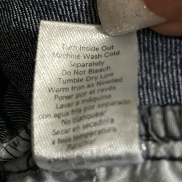 Venus Jean Capris - Picture 5 of 6